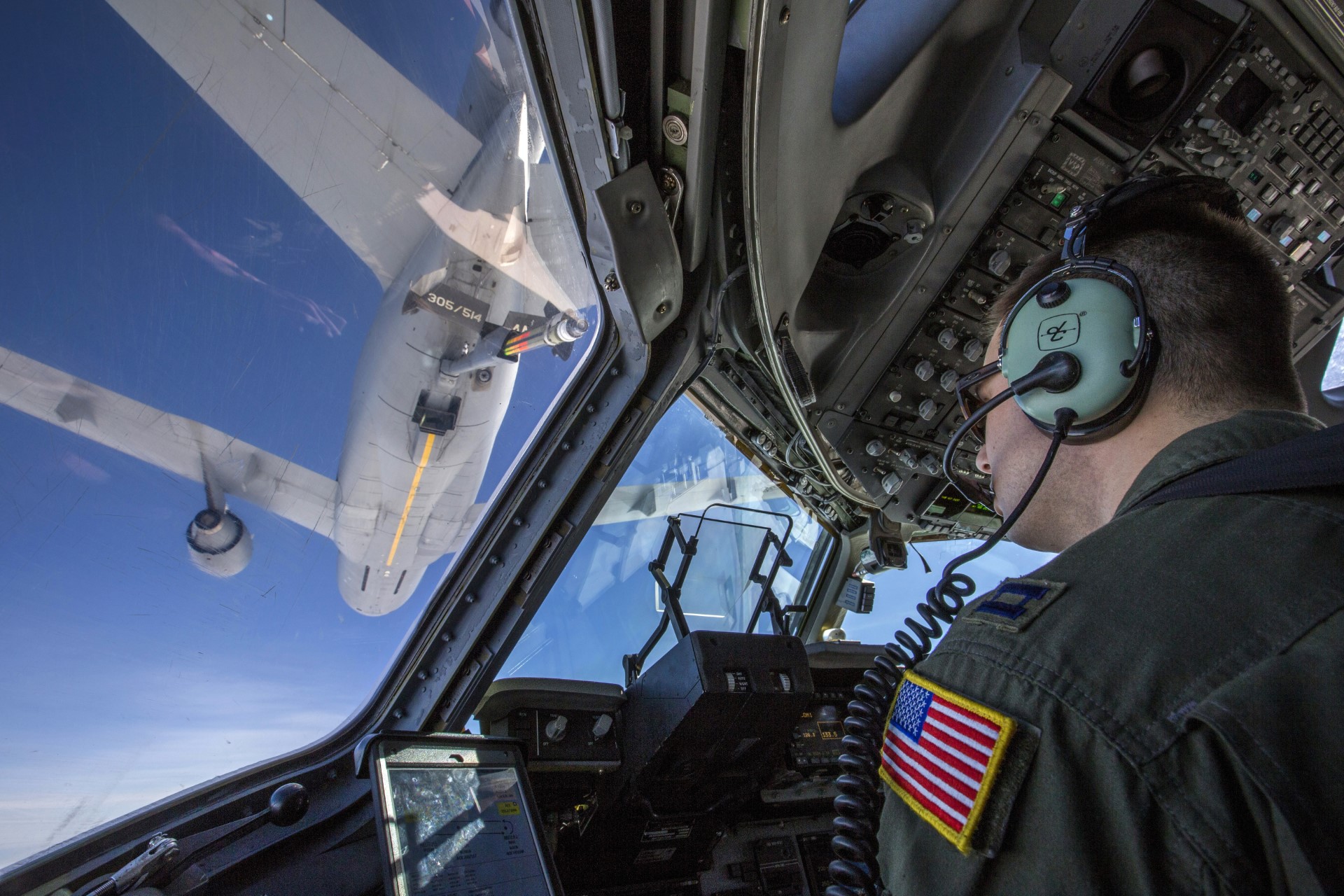 thumbnail_180210-F-AL508-834 AR C-17